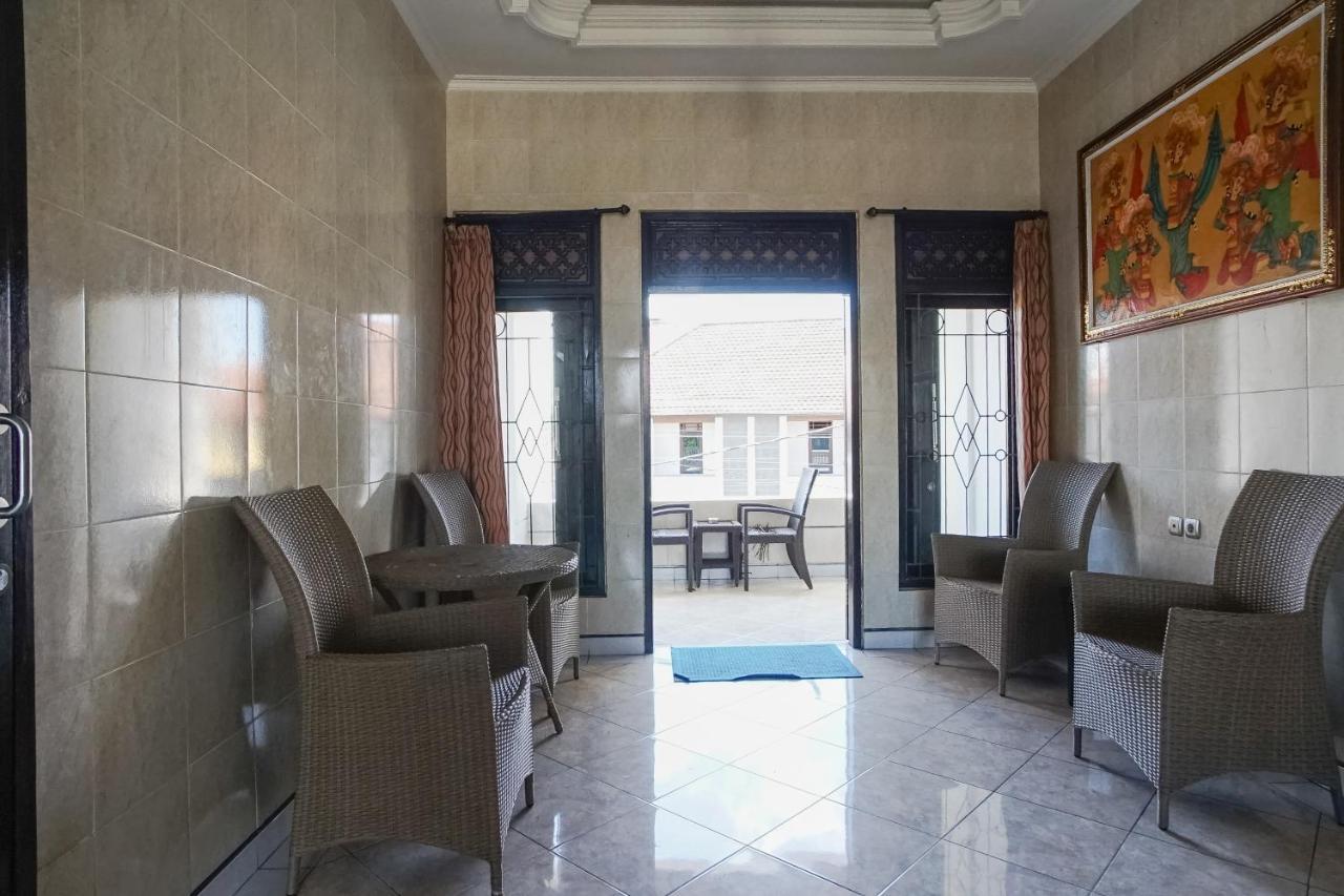 Denays Guesthouse Jimbaran מראה חיצוני תמונה
