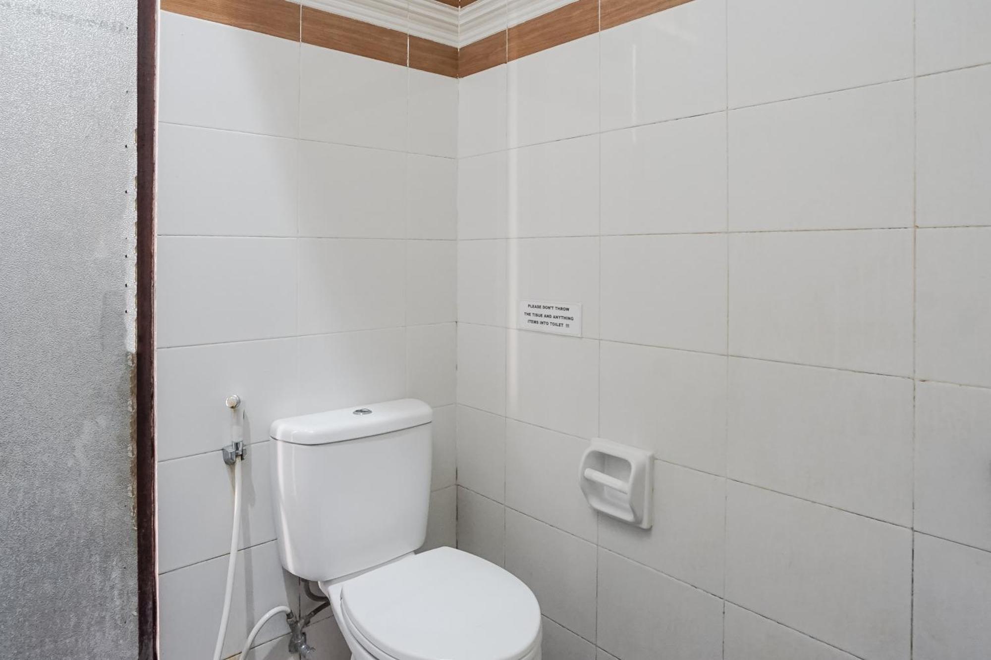 Denays Guesthouse Jimbaran מראה חיצוני תמונה