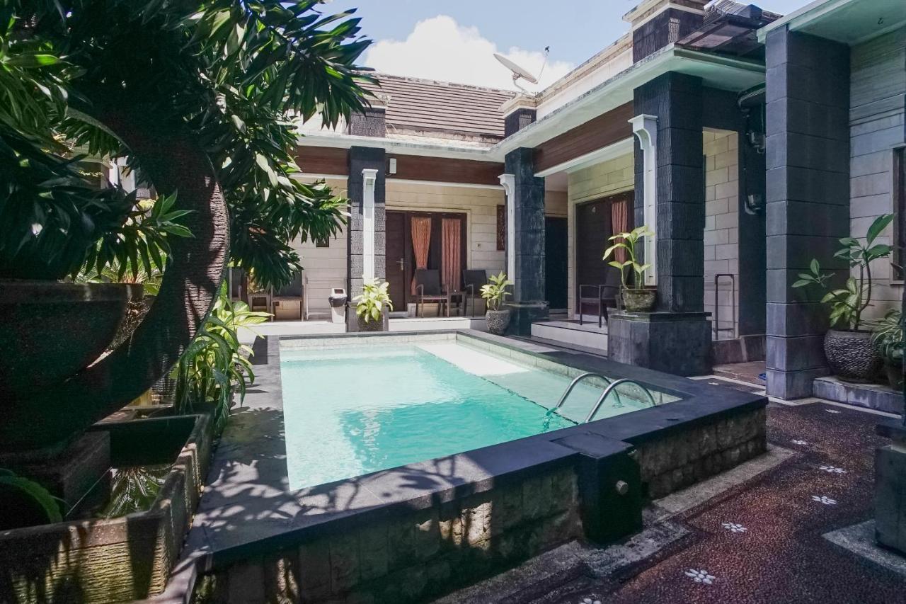 Denays Guesthouse Jimbaran מראה חיצוני תמונה