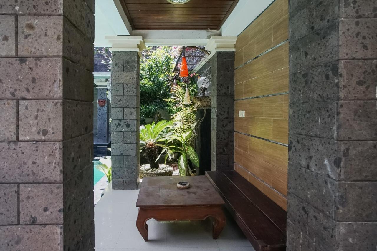 Denays Guesthouse Jimbaran מראה חיצוני תמונה